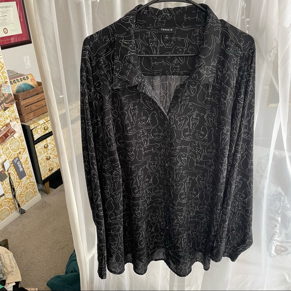 Kitty cat patterned black Harper button-down Torrid blouse